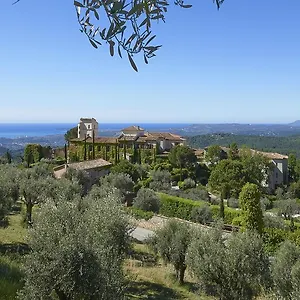 https://chateau-saint-martin-spa-vence.fr-provencehotel.com